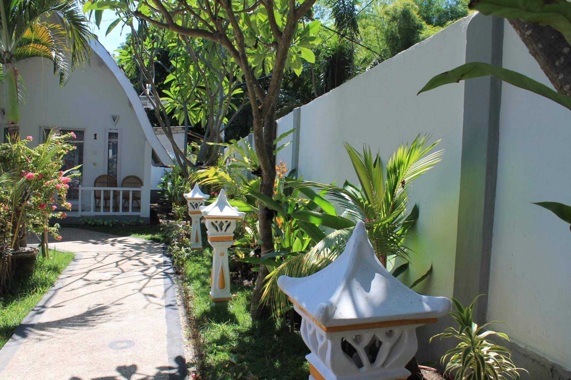 New Balengku Dua Hotel - Adults Only Гілі-Аїр Екстер'єр фото
