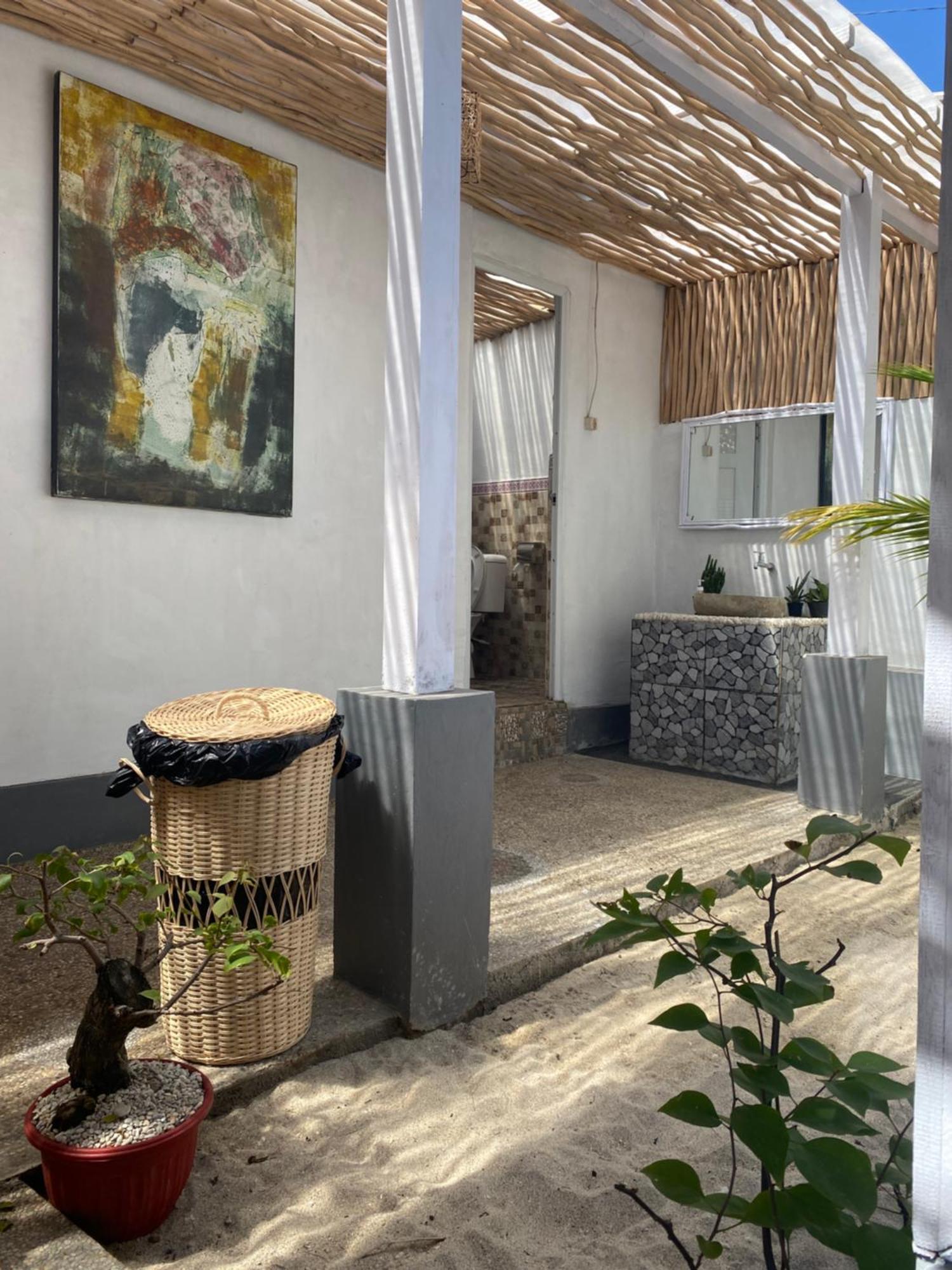 New Balengku Dua Hotel - Adults Only Гілі-Аїр Екстер'єр фото