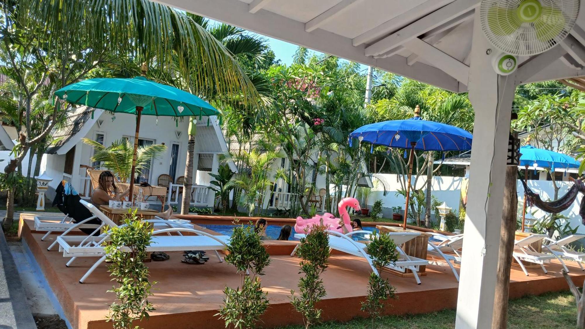 New Balengku Dua Hotel - Adults Only Гілі-Аїр Екстер'єр фото