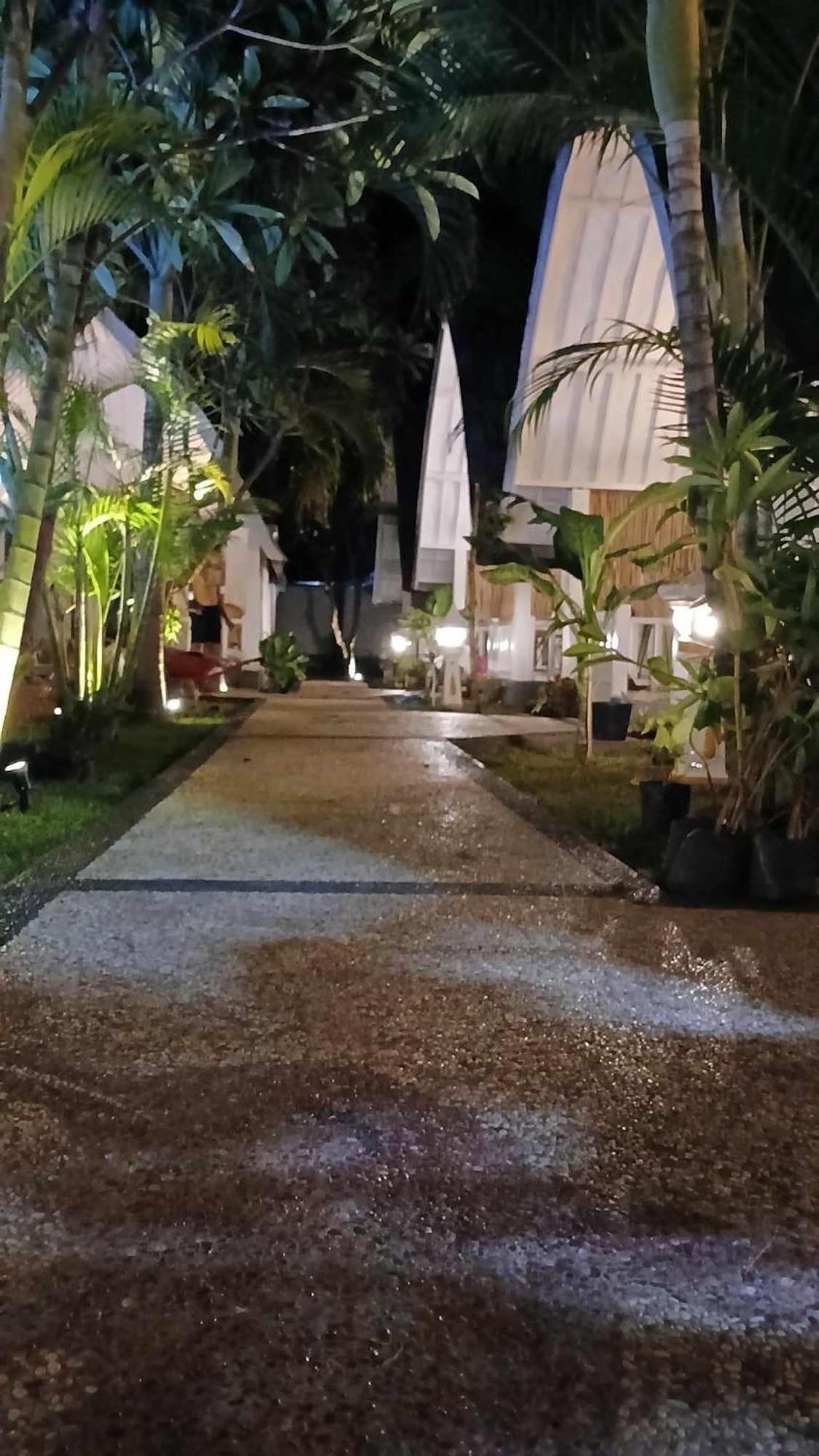 New Balengku Dua Hotel - Adults Only Гілі-Аїр Екстер'єр фото