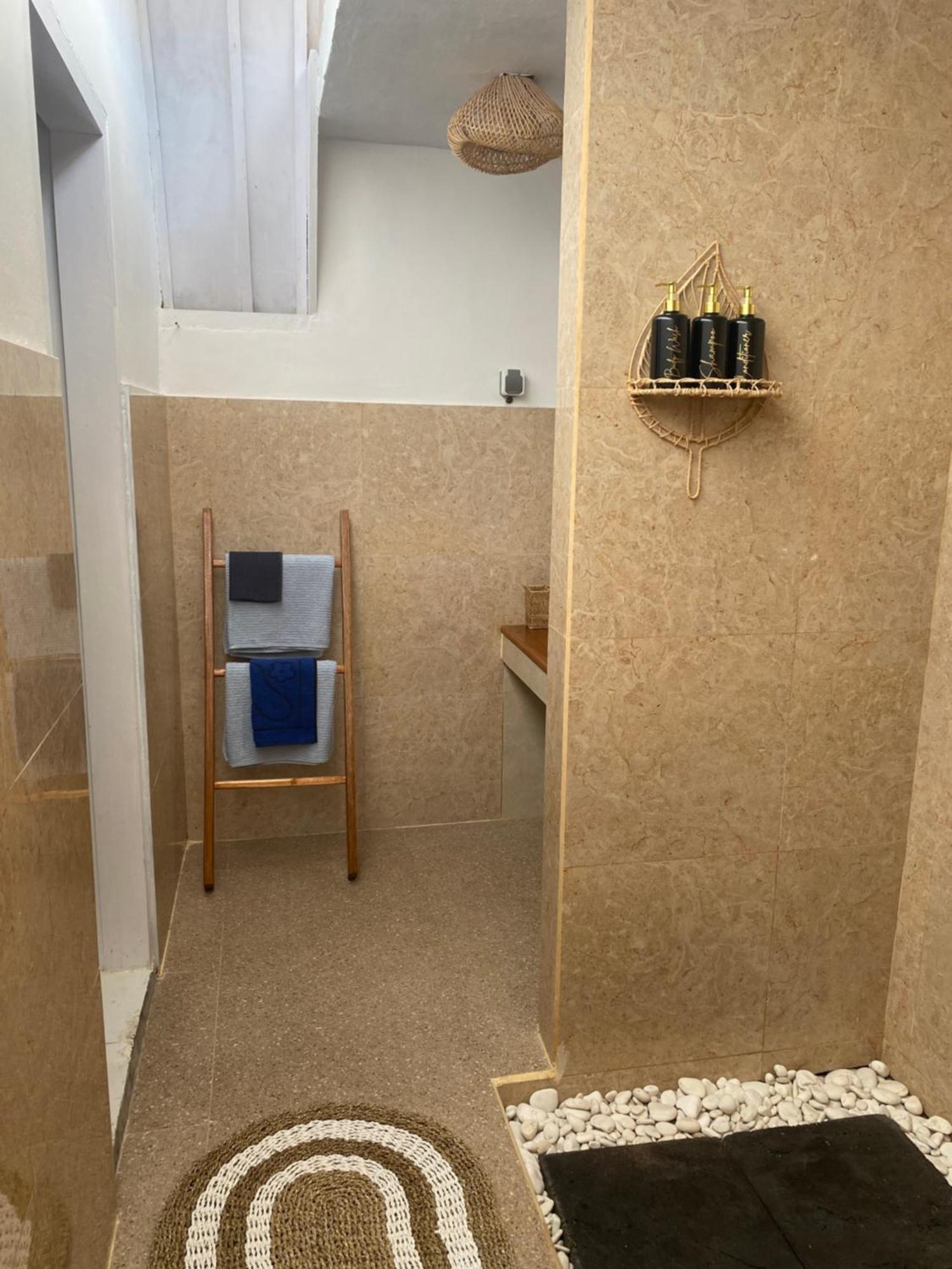 New Balengku Dua Hotel - Adults Only Гілі-Аїр Екстер'єр фото